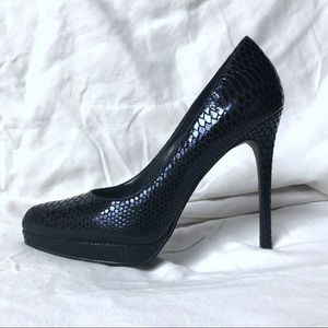 Enzo Angiolini Dark Blue Snake Skin Print Heels